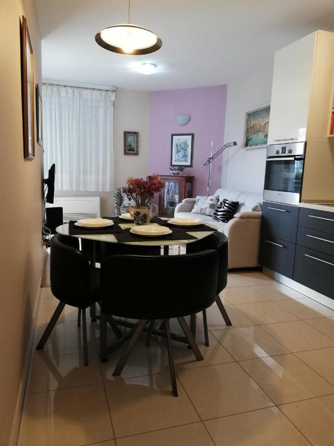 Near Beach Apartment Reno With Private Parking Split Exteriér fotografie