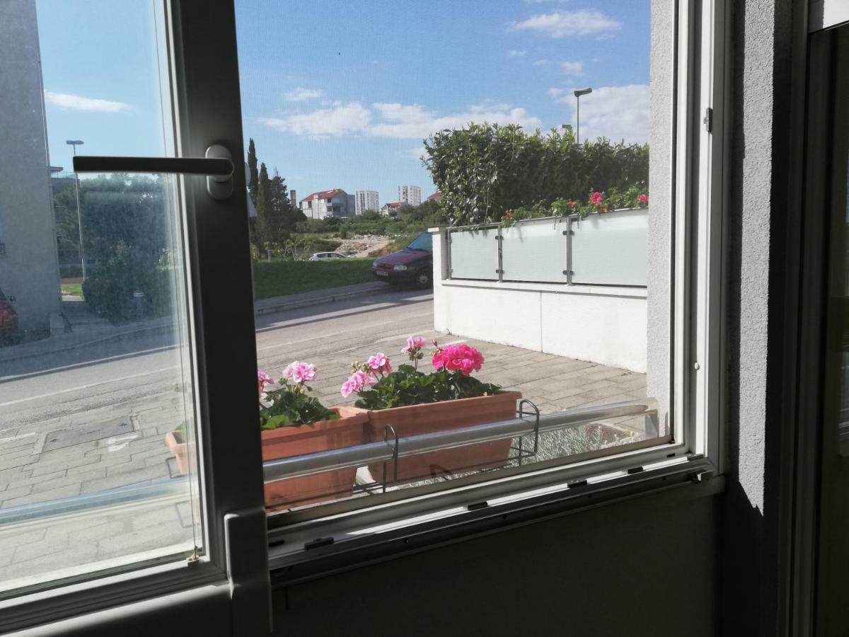Near Beach Apartment Reno With Private Parking Split Exteriér fotografie
