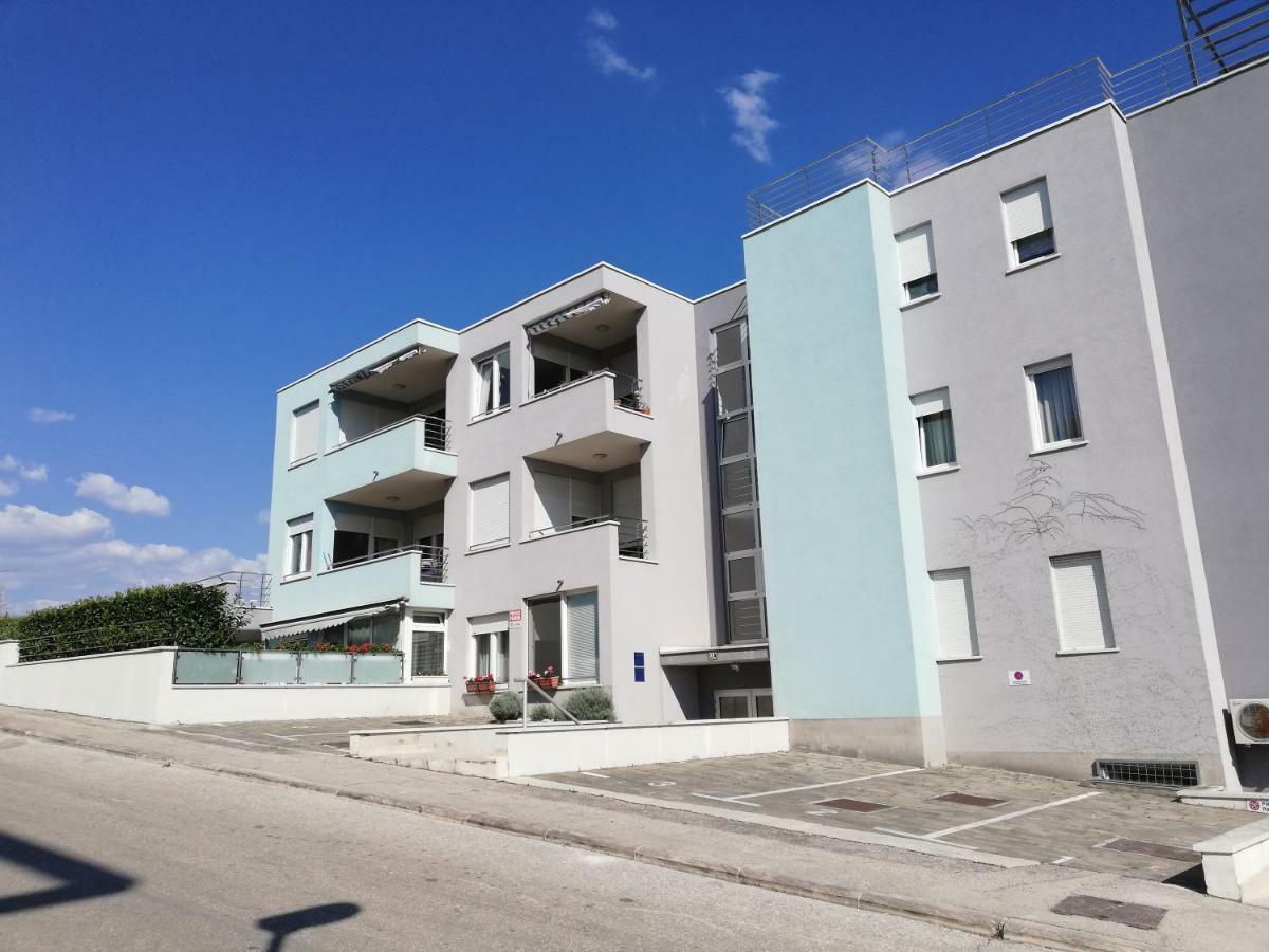 Near Beach Apartment Reno With Private Parking Split Exteriér fotografie
